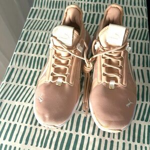 Women’s sneakers